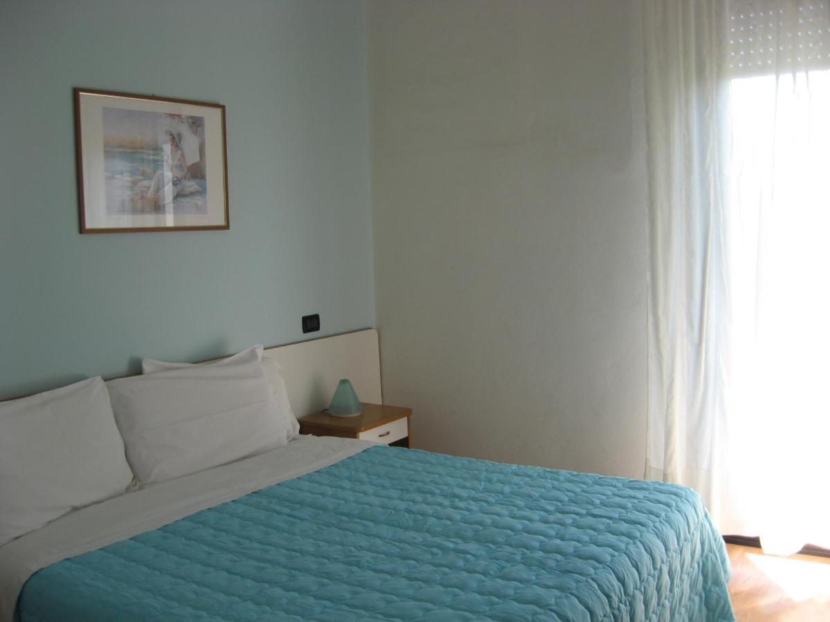 Hotel Betty Personal Style And Beach Village 里米尼 外观 照片