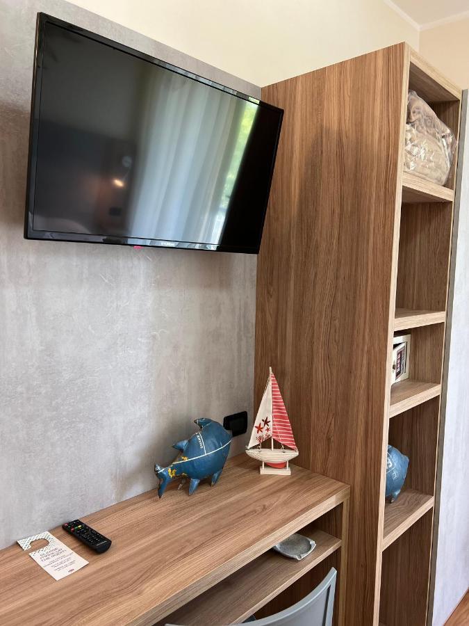 Hotel Betty Personal Style And Beach Village 里米尼 外观 照片